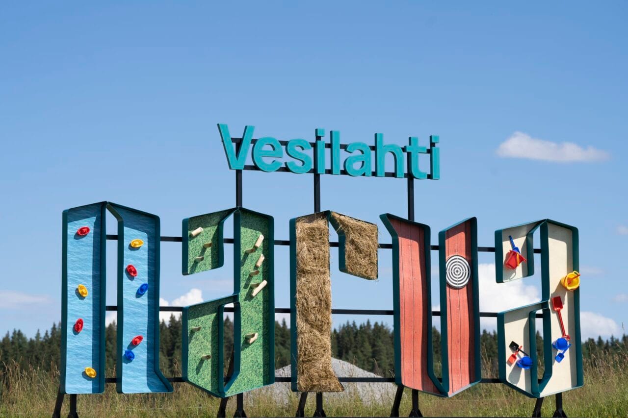 Värikäs Narva-kyltti