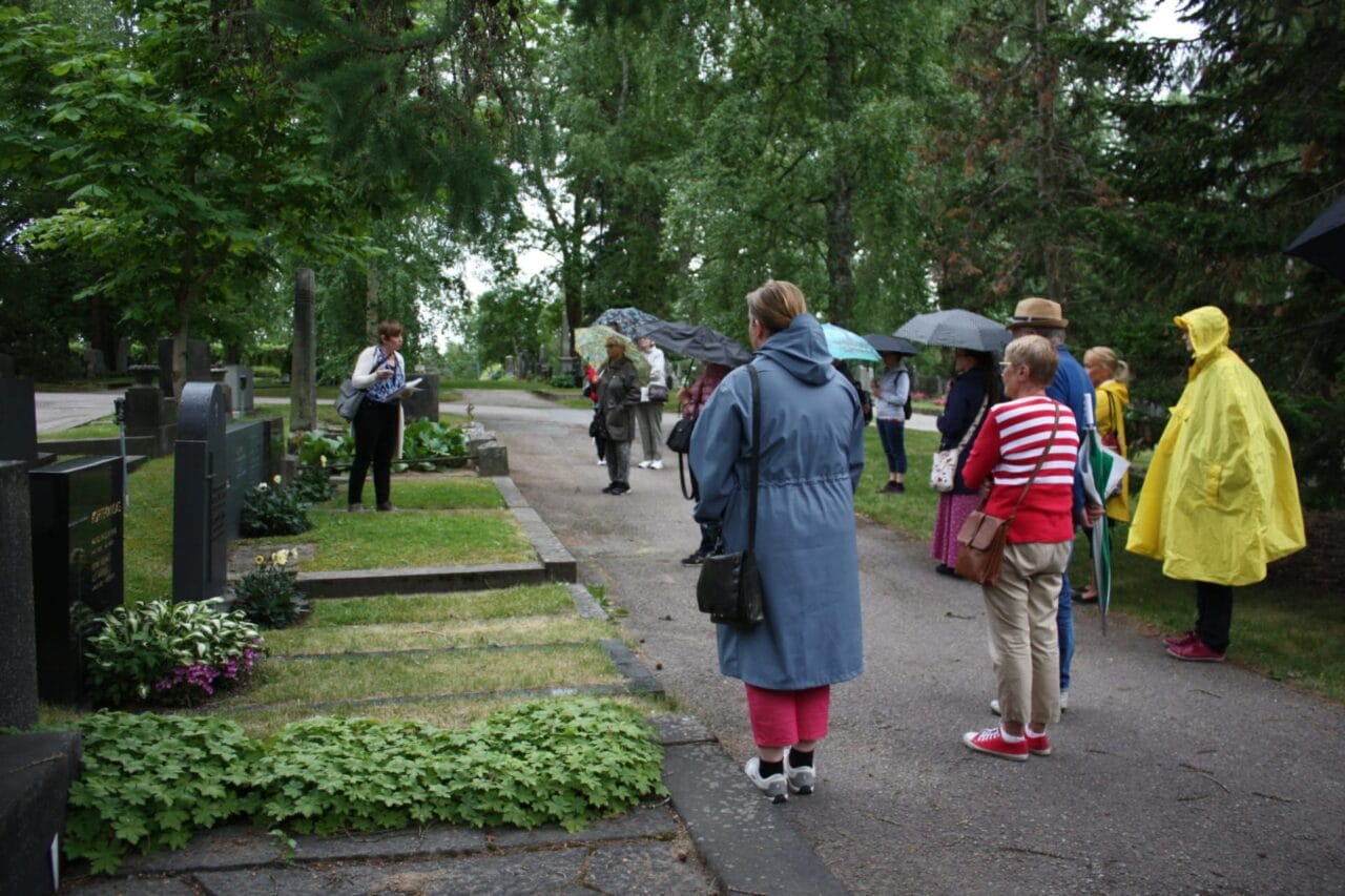 Opastettu kävelykierros Tampereella