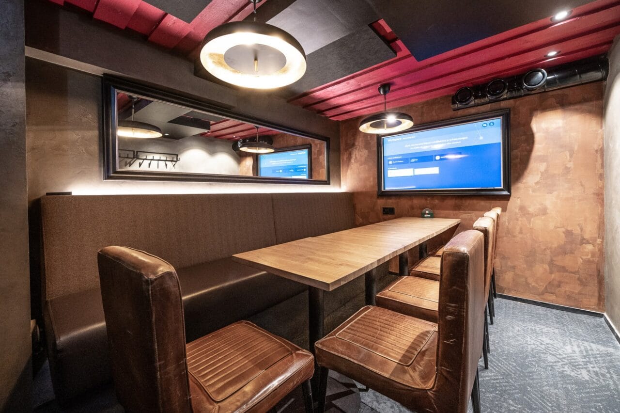 Nice and cozy cabinet for 8 persons