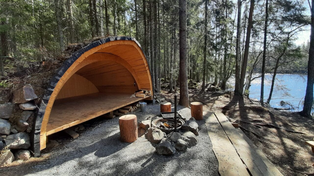 Viitastenperä lean-to shelter in the middle of forest