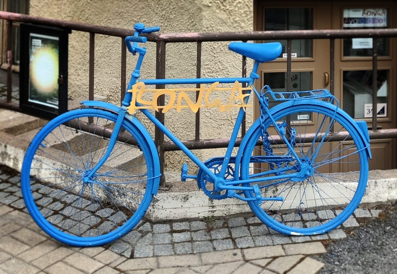 Galleria Ronga blue bicycle
