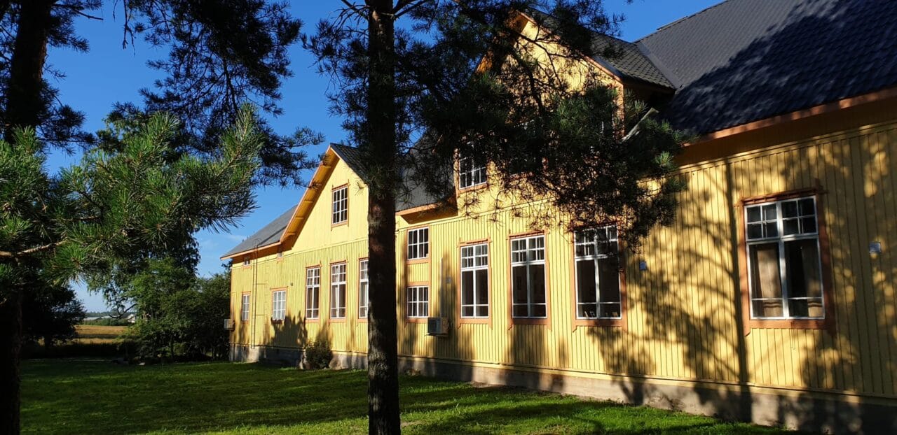 The school's backyard in the morning sun, Wihasjärvi 1906, Orivesi