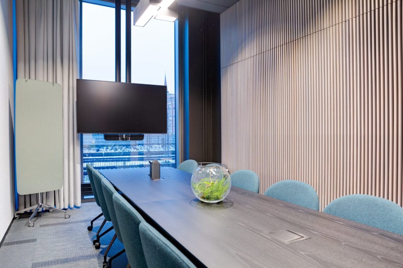 Interior of the meeting room Hehku.