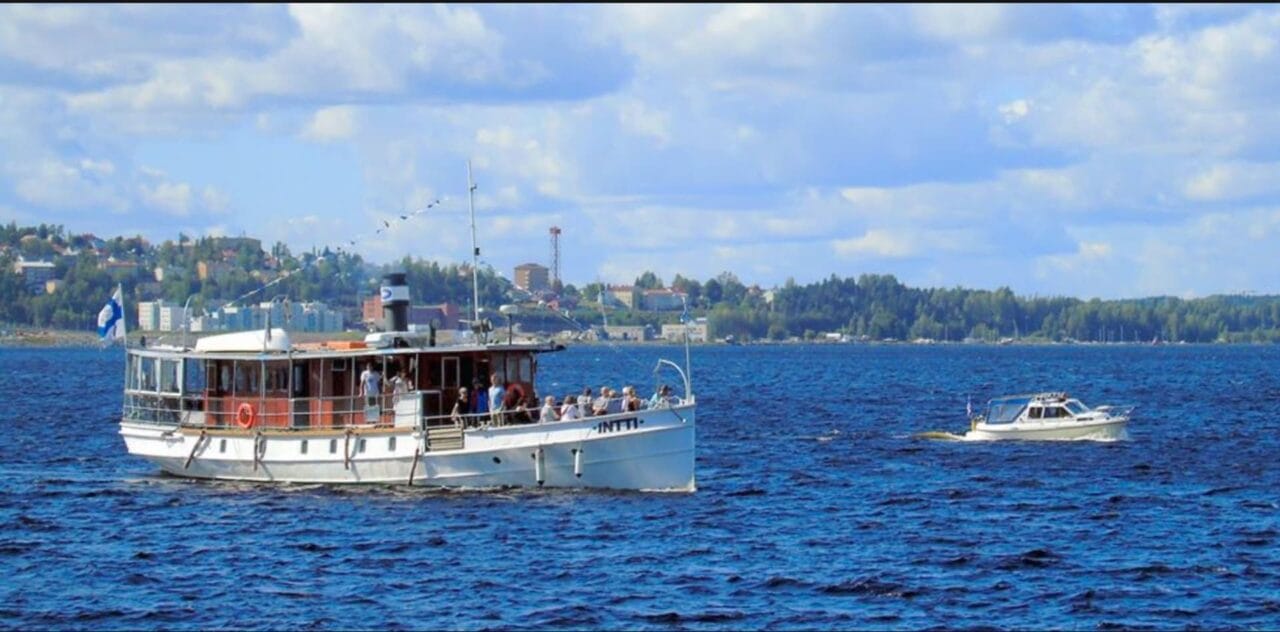 MS Intti cruising towards Maisansalo