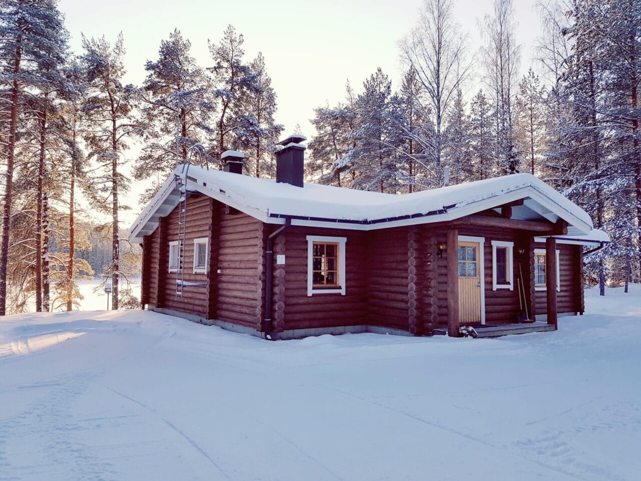 Loma-Pälsiä-mökki / Loma-Pälsilä cottage