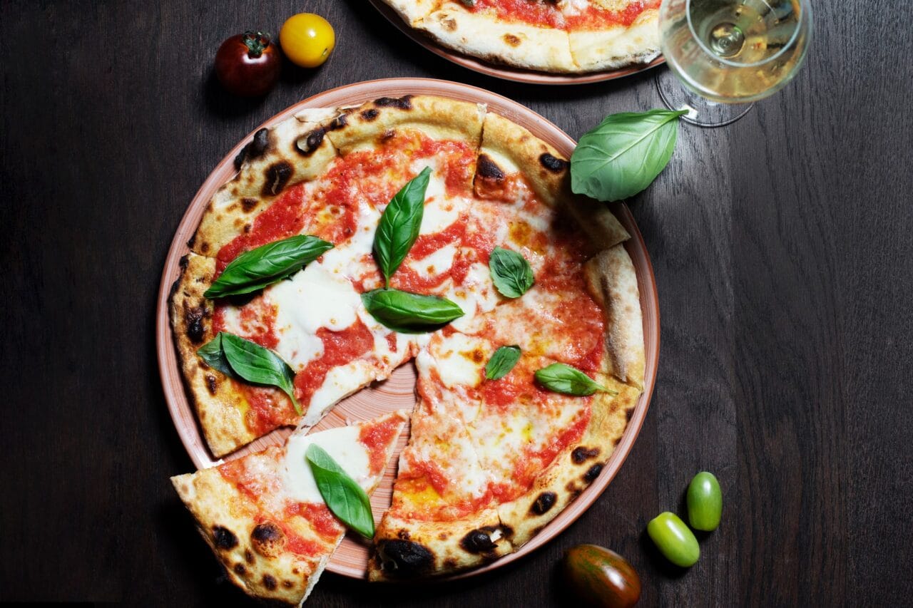 Restaurant Il Centro Tampere, pizza on a plate