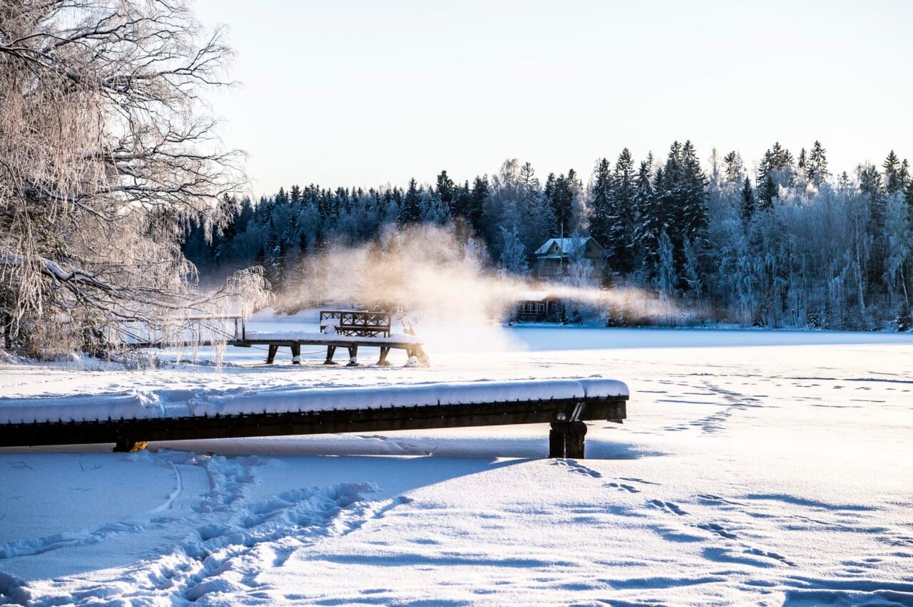 Höyryävä avanto
