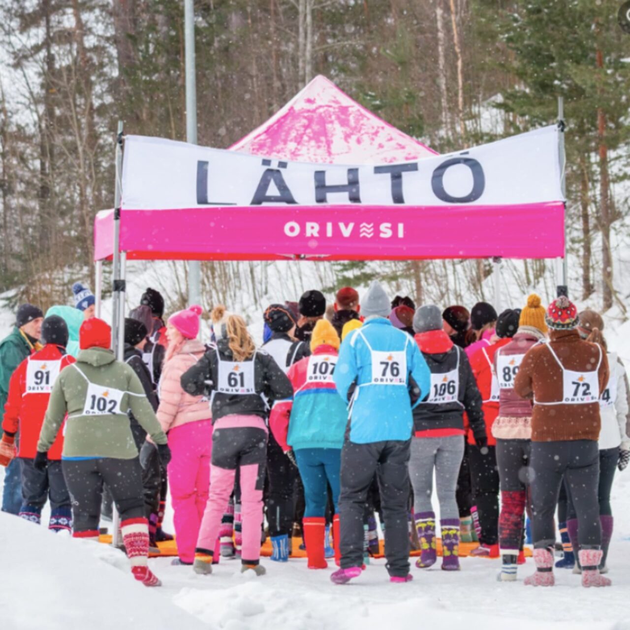 Villasukkajuoksun SM-kisojen N6 ja M6 lähtö