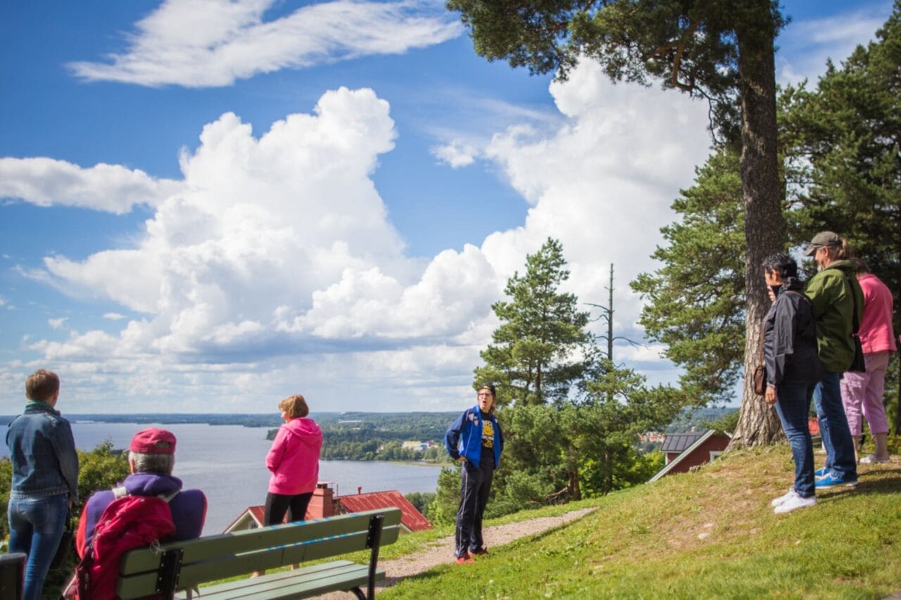 Opastettu kävelykierros Tampereella