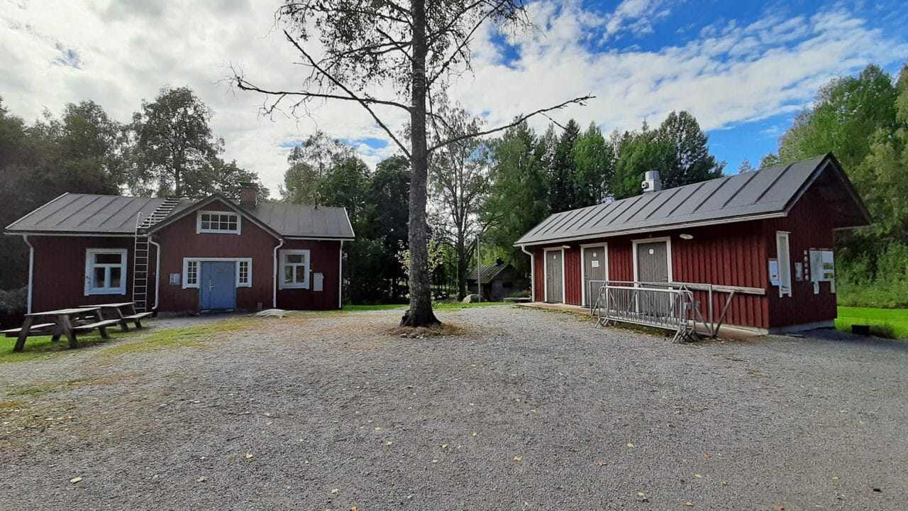 Kortejärven tilan päärakennus ja liiterirakennus