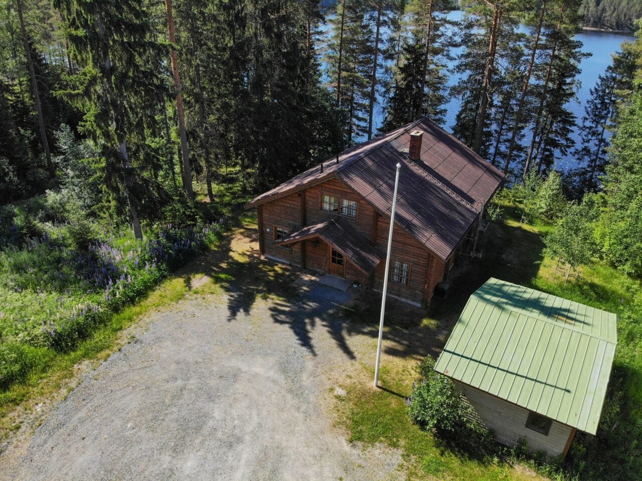 Hirsilinna-mökki ulkoa
