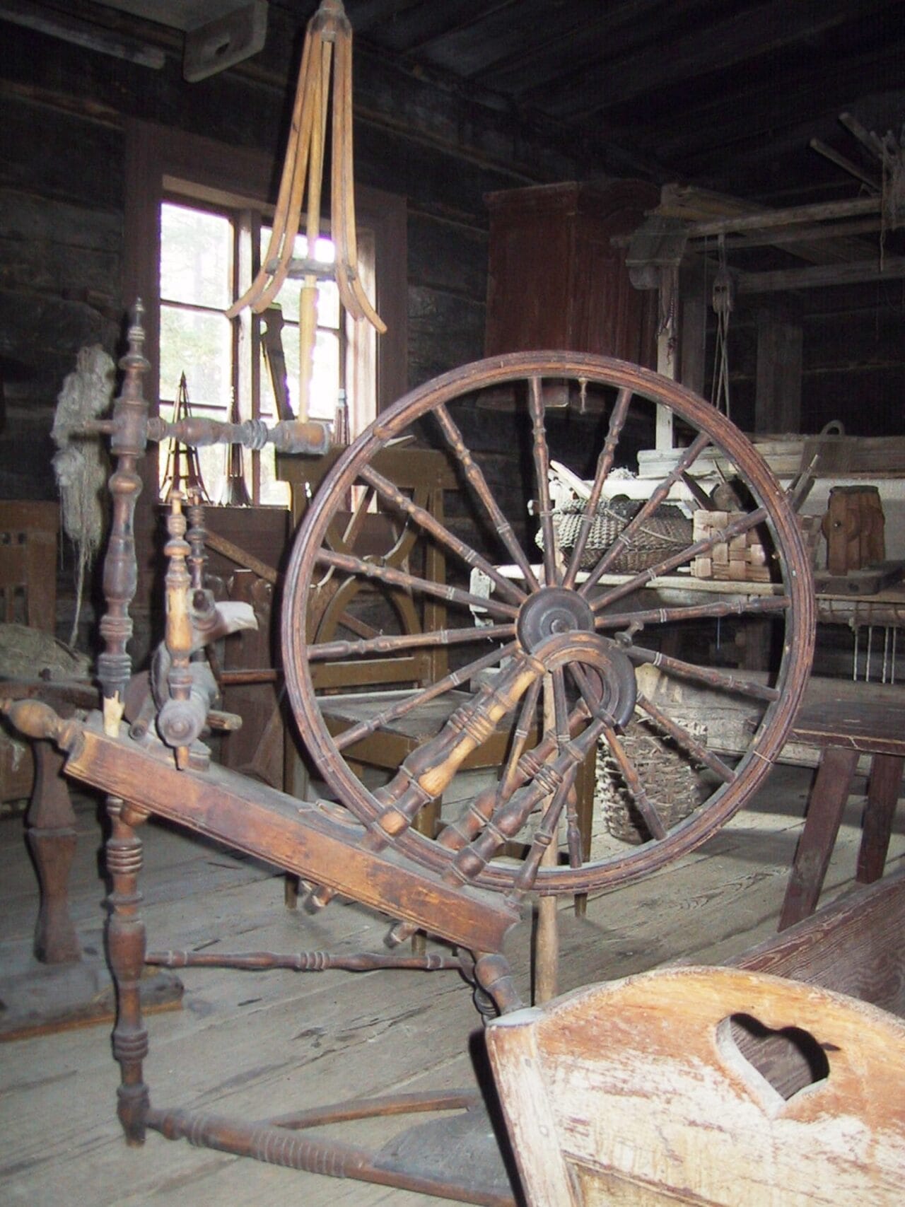 You can also admire an old spinning wheel in the museum.