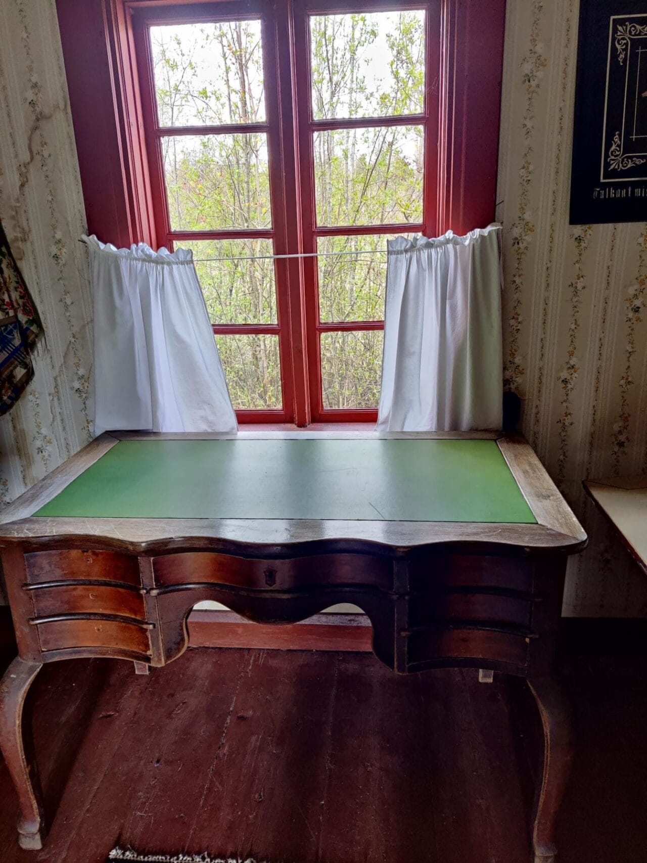 Museon kalusteet edustavat eri aikakausia