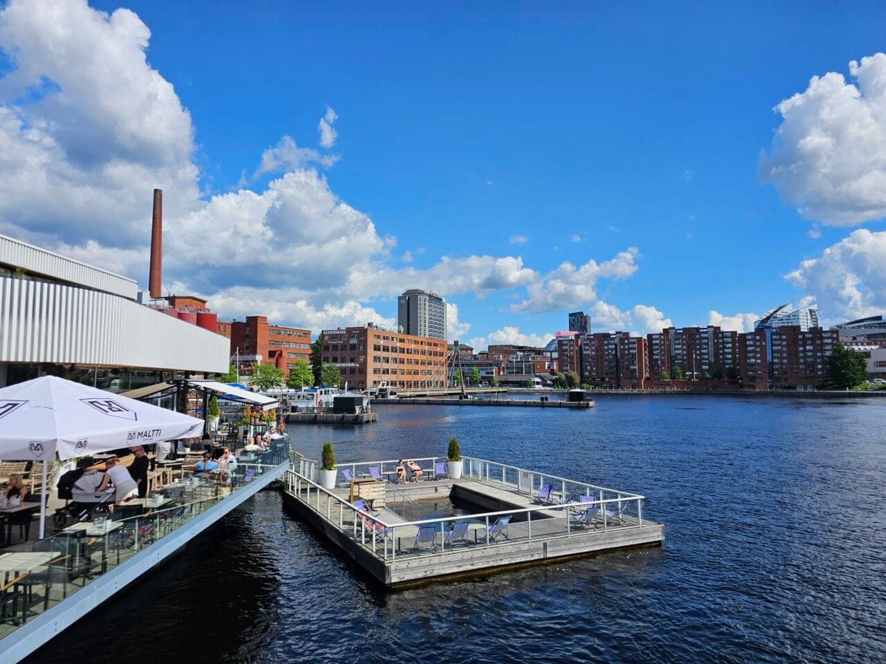Sauna experience includes a refreshing swim in the lake all year around.