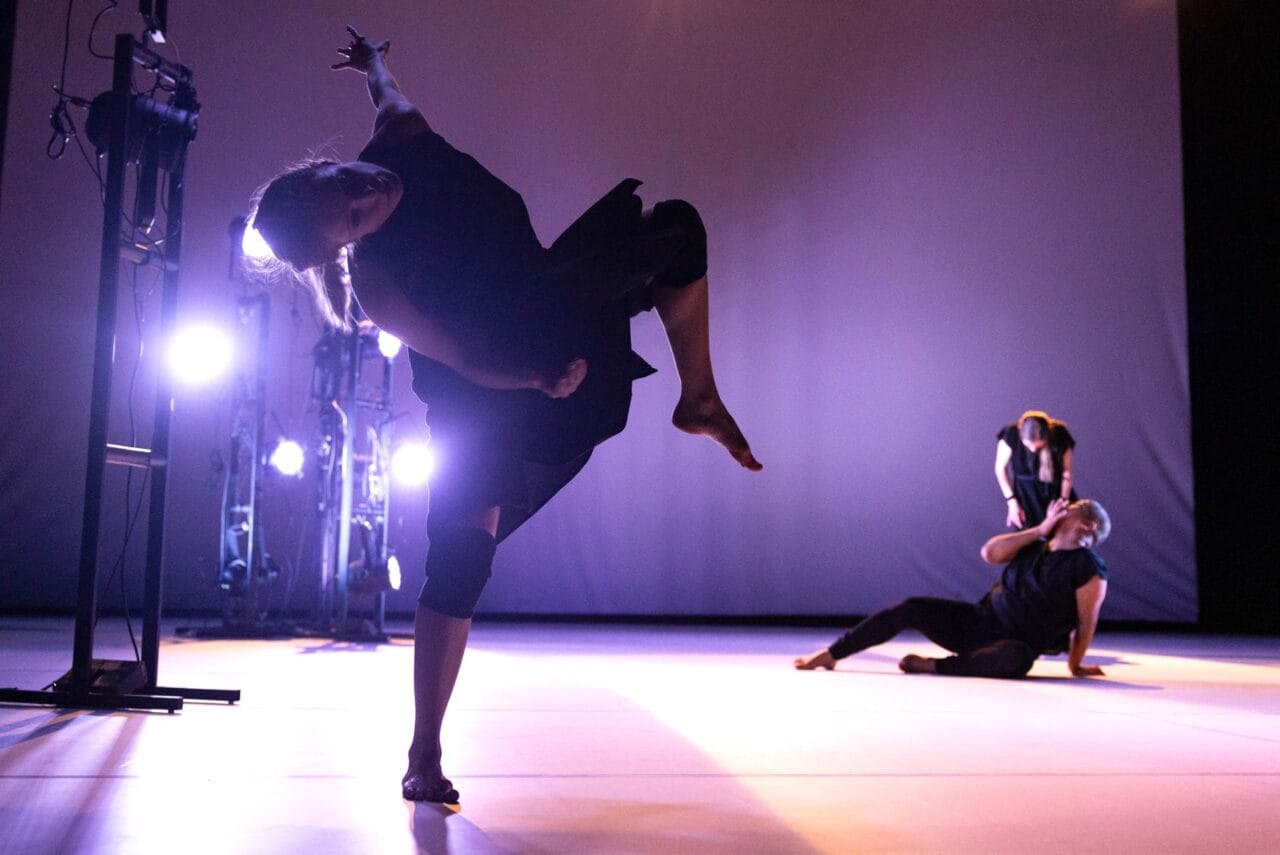 Tanssiteatteri MD: Valintoja-Choices, choreogrpahy Anniina Kumpuniemi