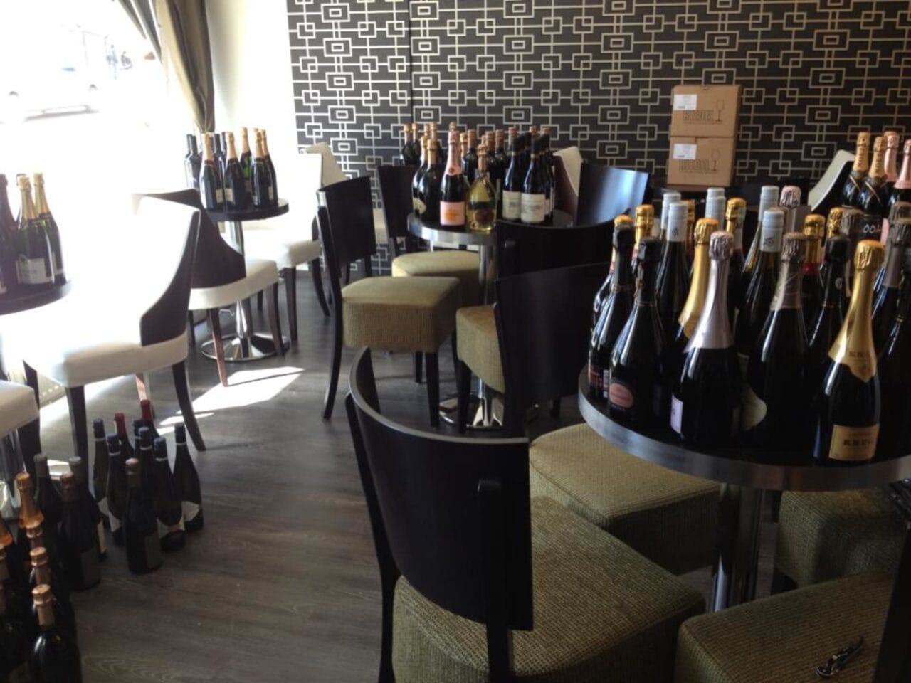 Champagne Bar Sante inside