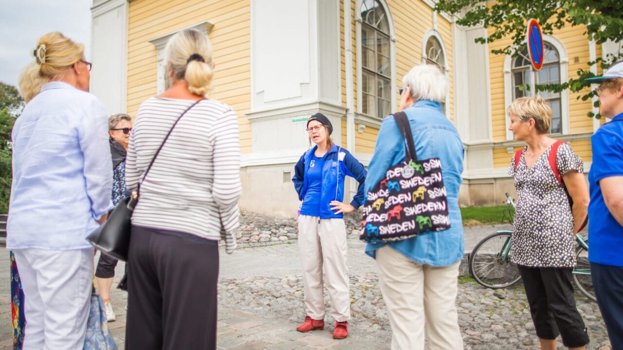 Opastettu kävelykierros Tampereella