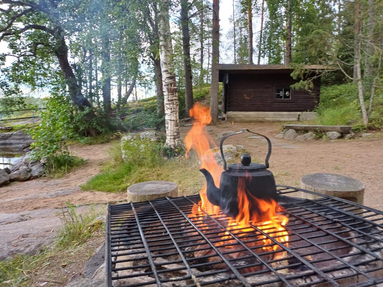 Campfire coffee is a highlight of a sauna evening in Rajalansaari.