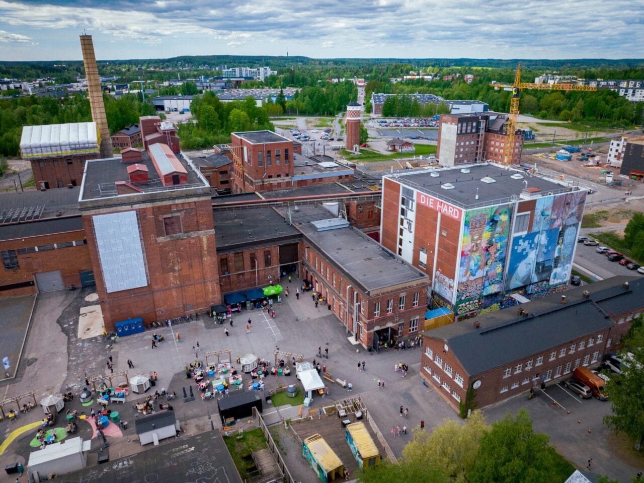 The Hiedanranta area comprises the former Metsä Board pulp mill complex in western Tampere, on the shore of Lake Näsijärvi, some four kilometres from the city centre.