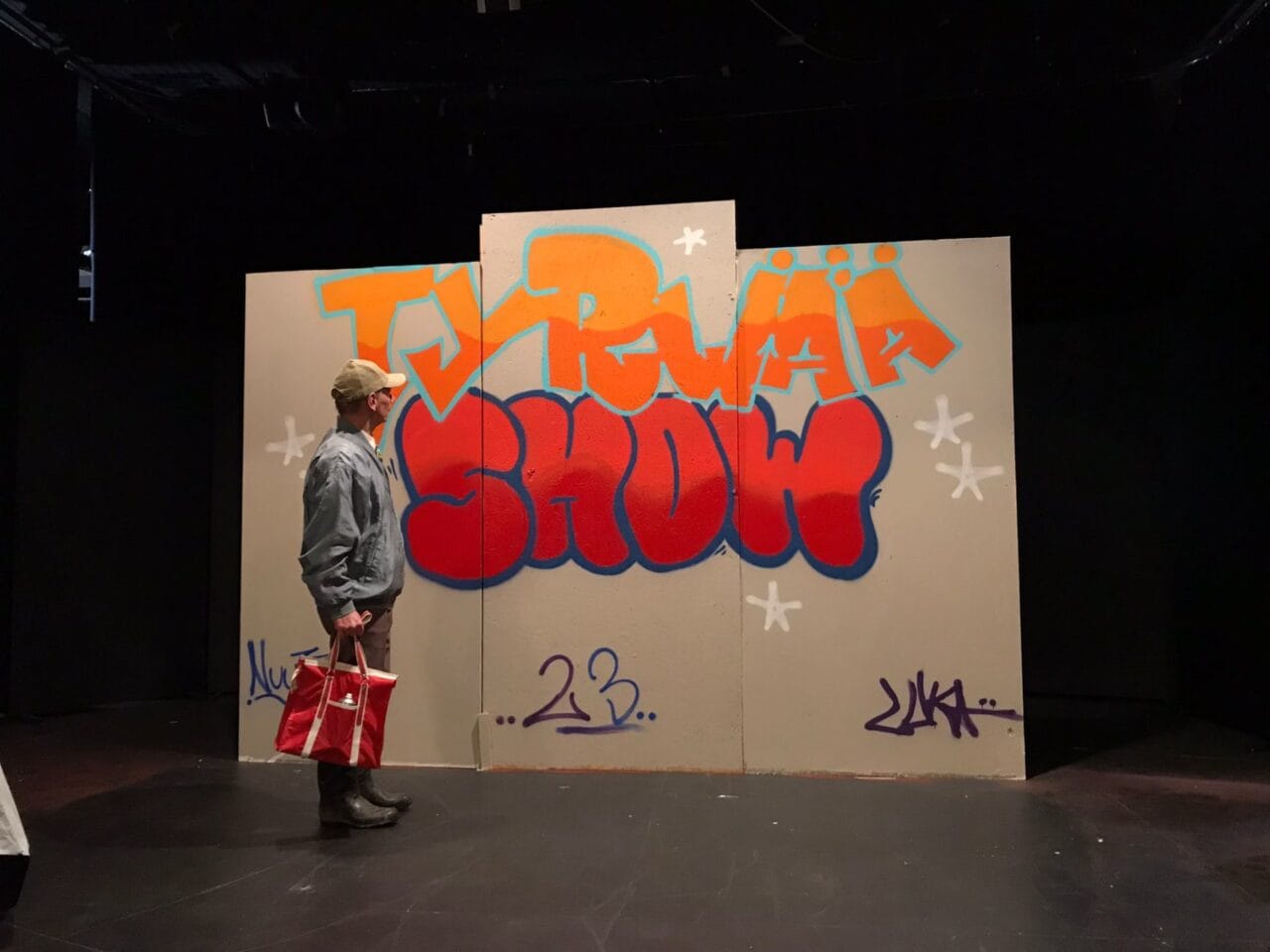Tyrwää show graffiti ja Valittaja